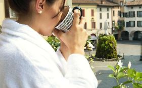 La Quadra - Central Apartments In Iseo